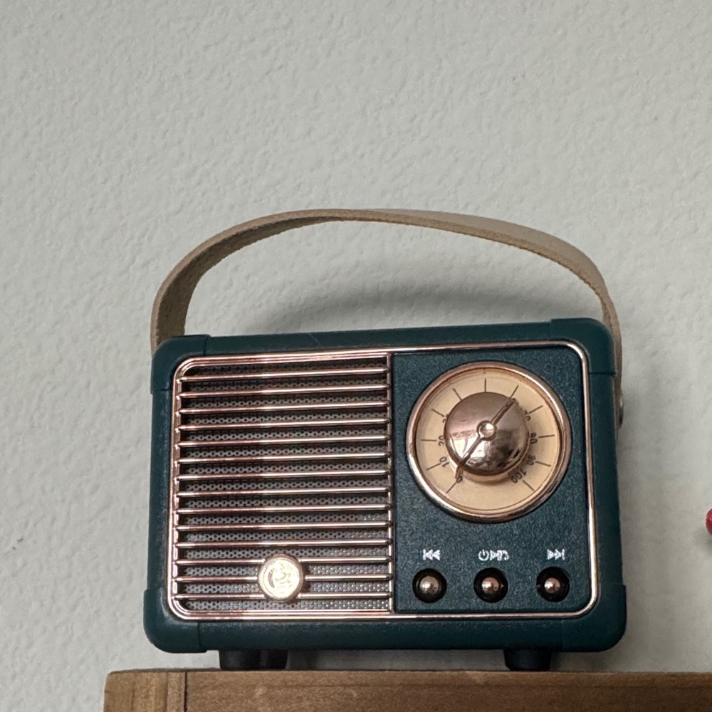 Vintage Style Portable Radio with Bluetooth - Green